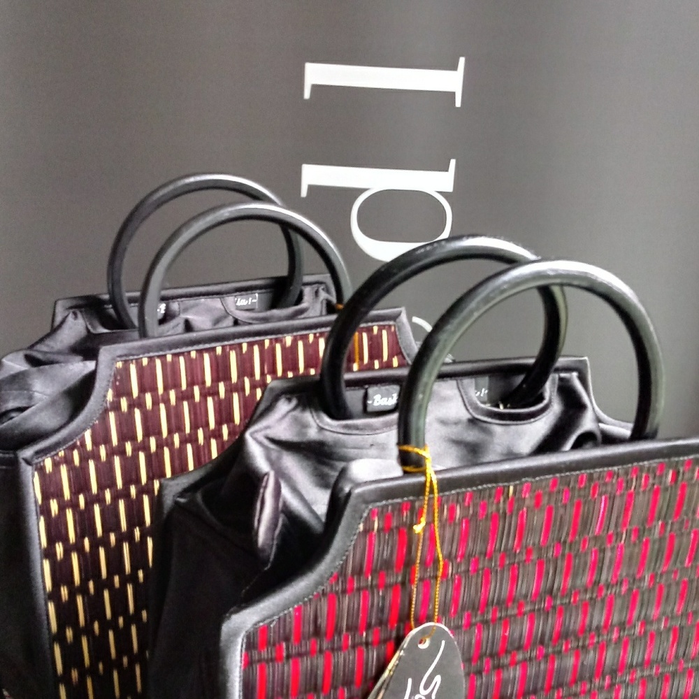 Handbag - Picture 2 of 2
